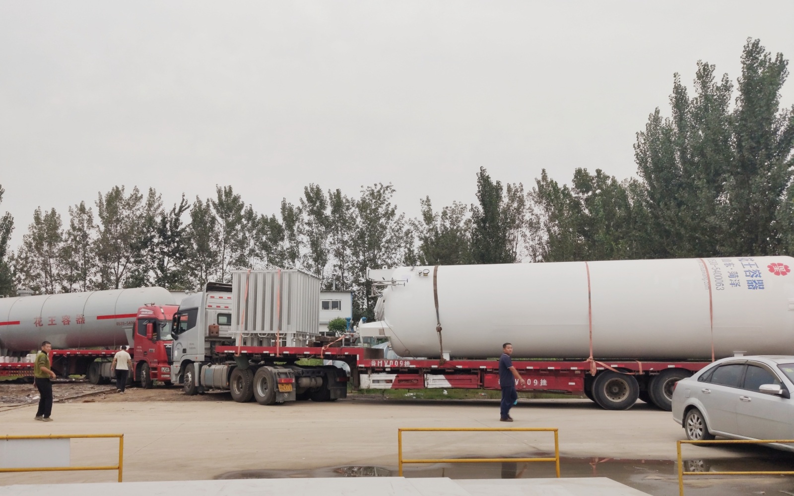 儲(chǔ)罐容器_壓力容器_低溫儲(chǔ)罐_菏澤花王壓力容器